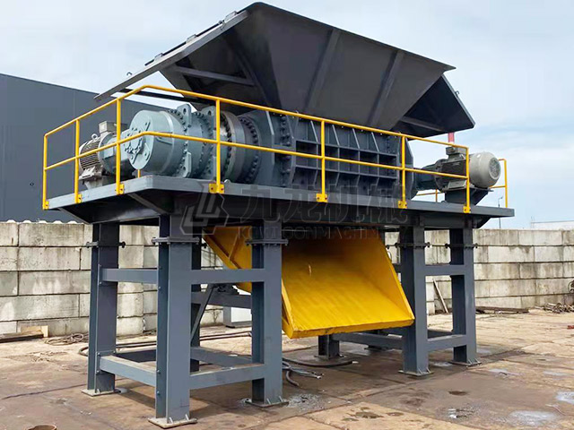 工业固废撕碎机在工业固废处理领域中占据重要角色