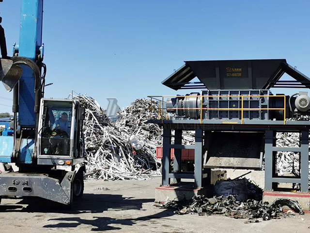 金属撕碎机加快了废旧金属的回收步伐
